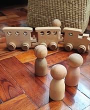 Cargar imagen en el visor de la galería, El tren - tres vagones