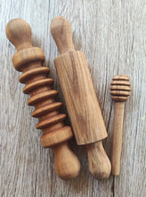 Cargar imagen en el visor de la galería, Set de dos rodillos torneados