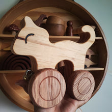 Cargar imagen en el visor de la galería, Gatito Americuchi  rodante