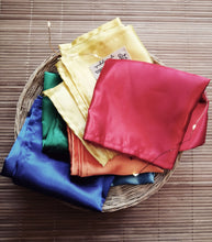 Cargar imagen en el visor de la galería, Set de 7 fulares (pañuelos) en gama arcoiris.