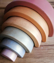 Cargar imagen en el visor de la galería, Arcoiris de madera - Micaela
