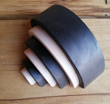 Cargar imagen en el visor de la galería, Arcoiris de madera - Monocromática