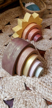 Cargar imagen en el visor de la galería, Arcoiris de madera cueva - Boheme