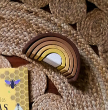 Cargar imagen en el visor de la galería, Arcoiris waldorf de madera - Abeja