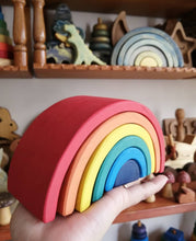 Cargar imagen en el visor de la galería, Arcoiris Waldorf de madera -  gama arcoiris