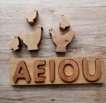 Cargar imagen en el visor de la galería, Encaje palmar  vocales - natural