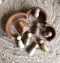 Cargar imagen en el visor de la galería, Set de 7 personitas boho pink