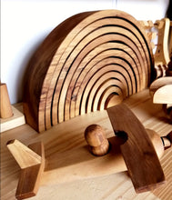 Cargar imagen en el visor de la galería, Arcoiris de madera - Grande (natural)lo