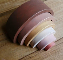 Cargar imagen en el visor de la galería, Arcoiris de madera - Terra rosa