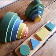 Cargar imagen en el visor de la galería, Arcoiris de madera - aqua