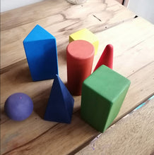 Cargar imagen en el visor de la galería, Sólidos geométricos - gama arcoiris