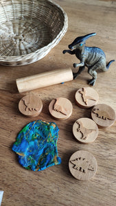 Set de seis sellos (en el jardín, el cielo y dinosaurios)