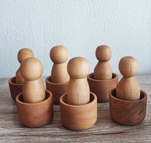 Cargar imagen en el visor de la galería, Set de cuencos y personitas - natural