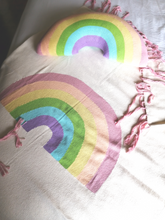 Cargar imagen en el visor de la galería, Pack manta+cojín arcoiris pastel